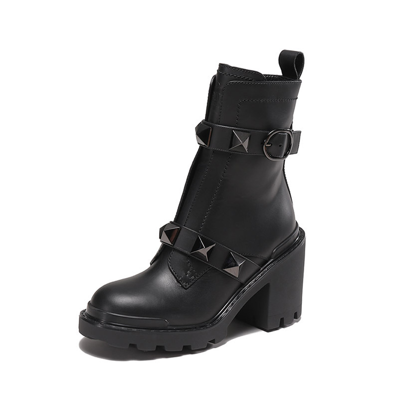 VALENTINO女士ROMAN STUD超大铆钉装饰靴子短靴皮靴 1W2S0CJ2 FYP