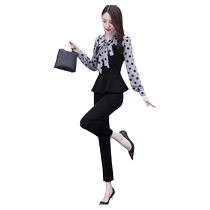 Черный костюм женщина осенняя зима 2024 новая модная иностранная воздушная маленькая поддлинная футболка рубашка футболка брюки два куска