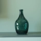 Темно -зеленая ваза