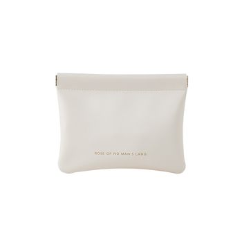 Automatically fasten the lightweight portable data bag on the other side of the city