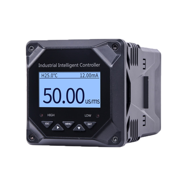 Industrial online conductivity controller