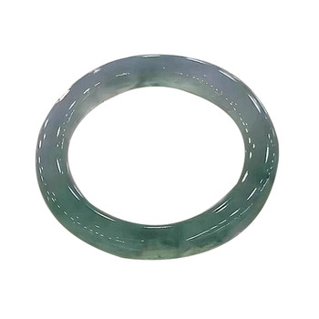 Jade bracelets purchased by 900+ people in the past 3 hours