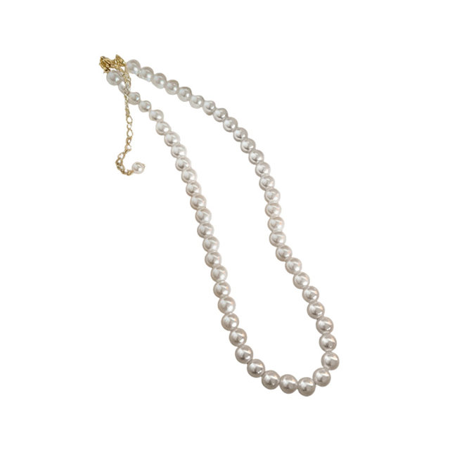 Women's high-gloss pearl necklace clavicle chain has simple temperament