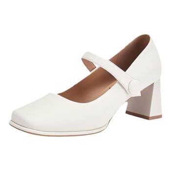 Daphne's new high-heeled shoes Daphne's new high-heeled shoes