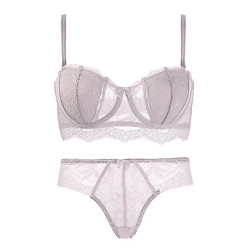 Underwear with large breasts and thin summer shrink bra prevents sagging