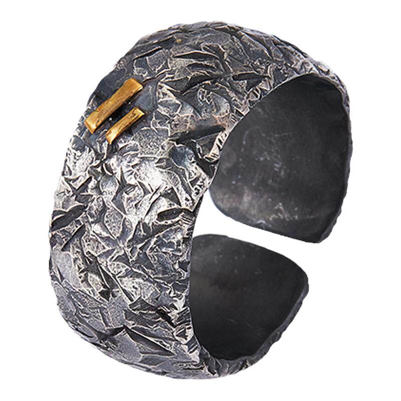 Unique hand-engraved ring