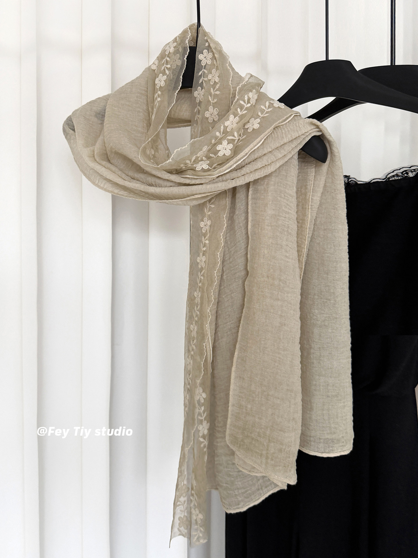 feytiy Gentle and atmospheric lace scarf, thin summer sun protection shawl, outerwear for women in air-conditioned rooms