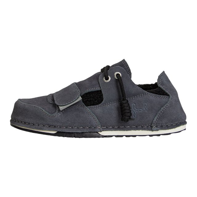 Shoes for pregnant women with swollen feet in late pregnancy are 18% wider and more stable
