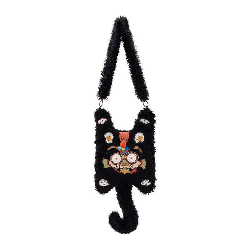 Su Luo's original "All Things Grow • Bodu Nang" Chinese-style embroidered fashion item, large-capacity velvet crossbody bag.