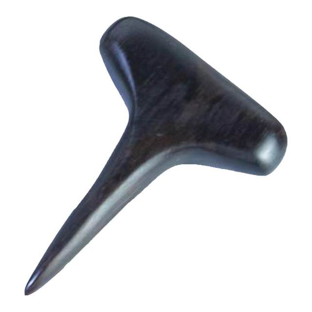 The solid material of sandalwood feels comfortable and clears the meridians.