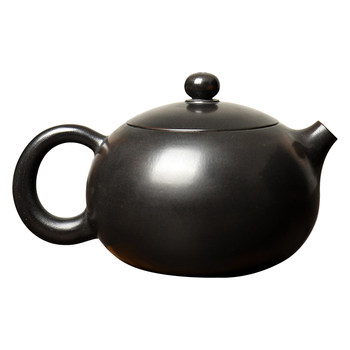 Dian craftsman's unglazed purple pottery is polished and as warm and moist as jade