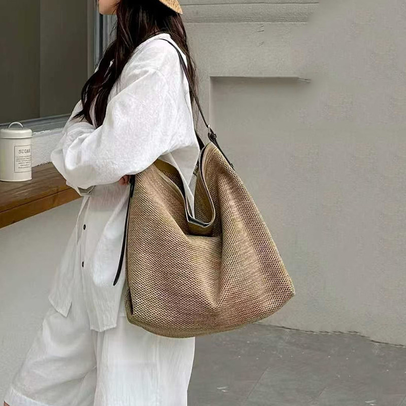 Women's handbag, 2026 new style, popular online celebrity style, woven handbag, fashionable shoulder bag, underarm bag, beach straw bag.