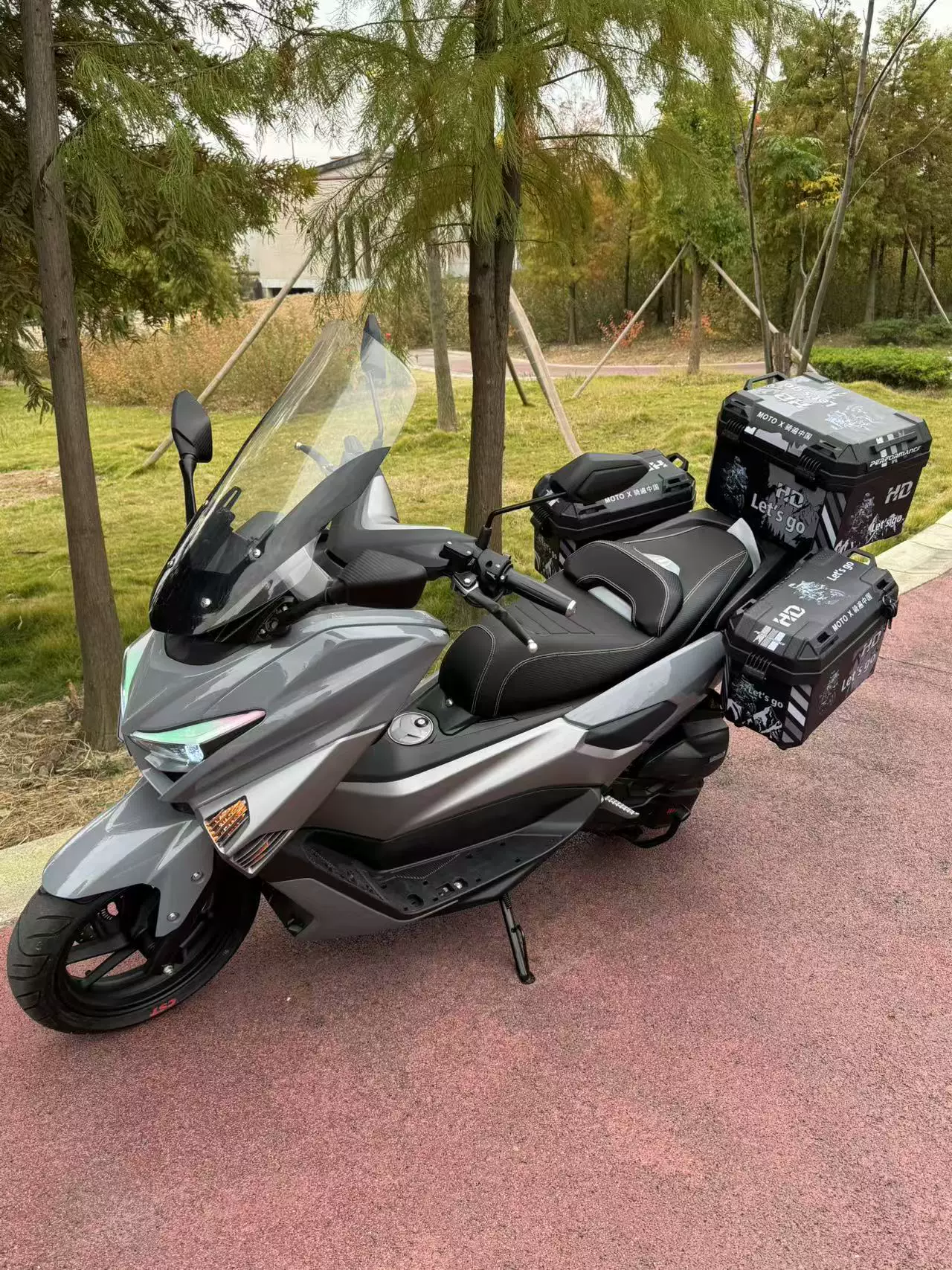 Водяной холодный воитель трех поколений с педалью топлива CBS автомобиль 150cc Национальный Si Электрический распылитель Национальный мотоцикл Национальный мотоцикл