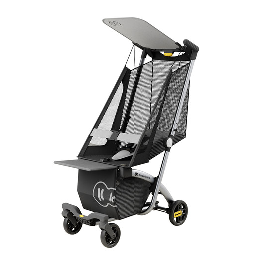 The pocket stroller can sit, lie down, and can be boarded and closed with one click