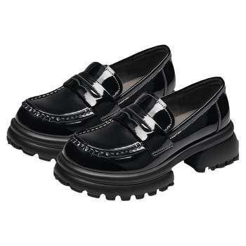 Star platform loafers kissing cat