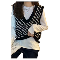 Fall new loose V Collar Spotted with lady sweater waistcoat Korean version Knitted Vest