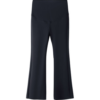 Ying's maternity high-waist boot-cut pants support the belly without tightening the belly