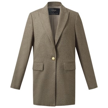 Gloria's retro blazer for autumn commuting