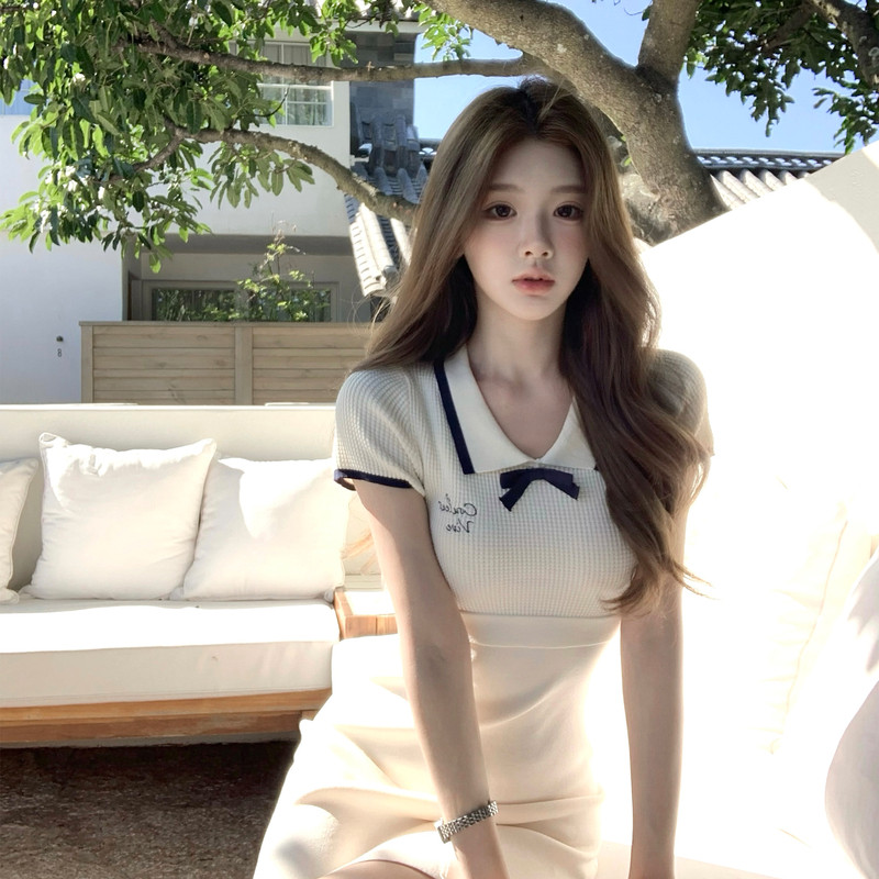Q Girl's Jeju Island Senior/Lusi's College Style Ice Silk Knit Short-Sleeve Dress - A Gentle Summer Dress