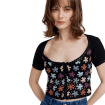 Fabrique contrasting hand-crocheted horseshoe collar cutout knitted crop top