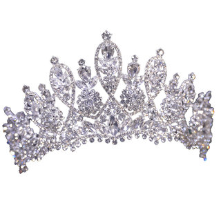 Chuchu bride’s new crown headpiece