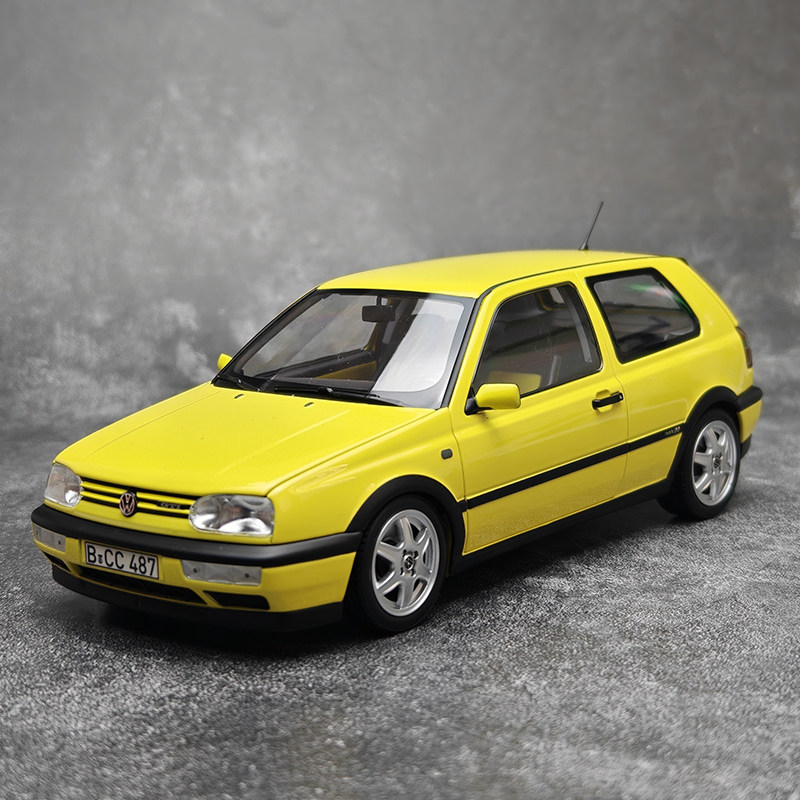โมเดลรถโลหะสเกล 1:18 รุ่น Norev สำหรับ Volkswagen Golf Gti รุ่นที่ 3, 6 และ 8 ปี 2020 รวมถึงรุ่นแรกของ Golf