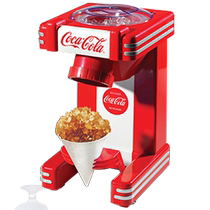 La maison Coca-Cola utilise une petite machine à sable de glace pour casser les flocons de neige de la machine à glace