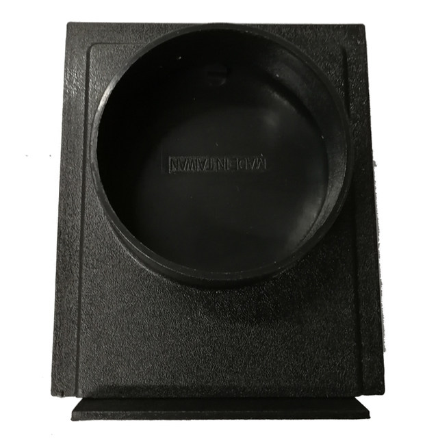 Woodworking plastic wind gate can be opened and closed
