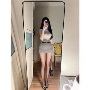 纯欲轻熟御姐一整套穿搭夏季韩系灰色性感修身上衣+包臀裙两件套