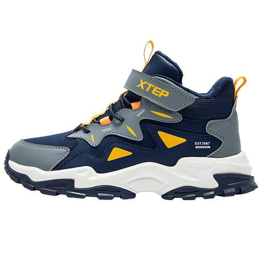 特步男童鞋新款秋冬季儿童棉鞋中大童皮面休闲潮减震保暖运动鞋子