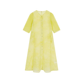 Modify the body shape and create a romantic atmosphere