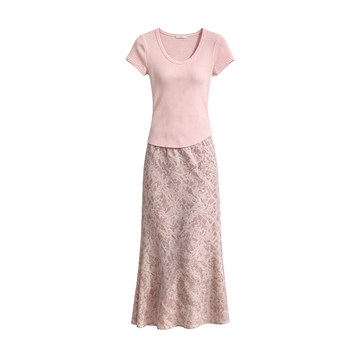 ສິ້ນຊຸດເສື້ອ chiffon knitted ສີບົວ summer 2026