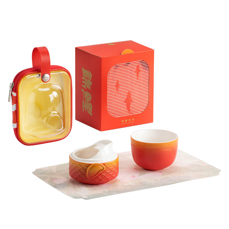 Thirty-year-old koi quick cup ceramic travel tea set