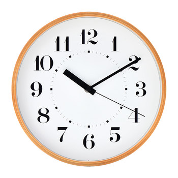 Shuangshan wall clock keeps time accurately and silently without disturbing