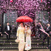 Petal Rain Wedding Salute Fireworks Barrel Wedding Supplies Big Full Spray Cans Armed With Wedding Celebration Photos Courtesy Photos Courtesy Of The Wedding Ceremony