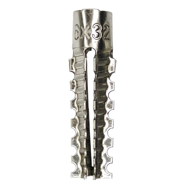 Iron spike plug and air-filled brick foam bricks for tooth pitch expansion plug