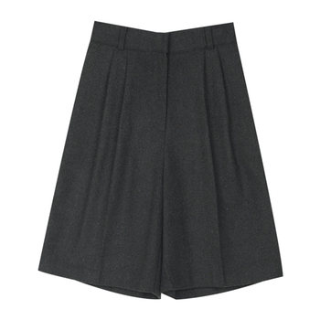 Adainthepark commuter elastic waist simple shorts