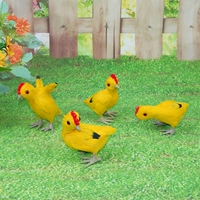 Набор из четырех пернатых птенцов, каждый около 8-9 см.