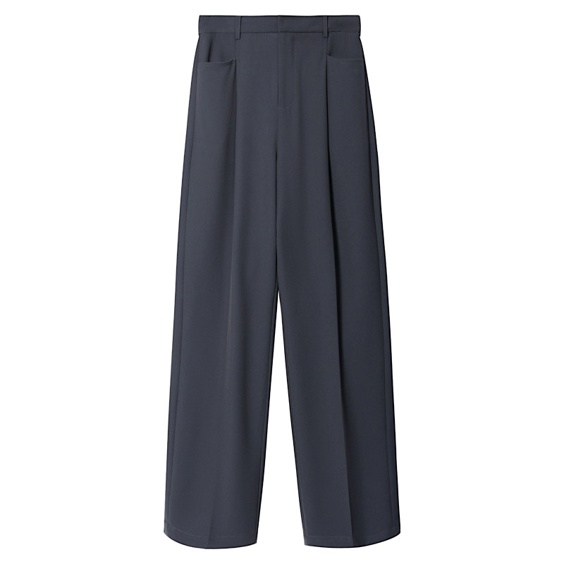 Three-dimensional tailoring, slimming pants that hide muscles