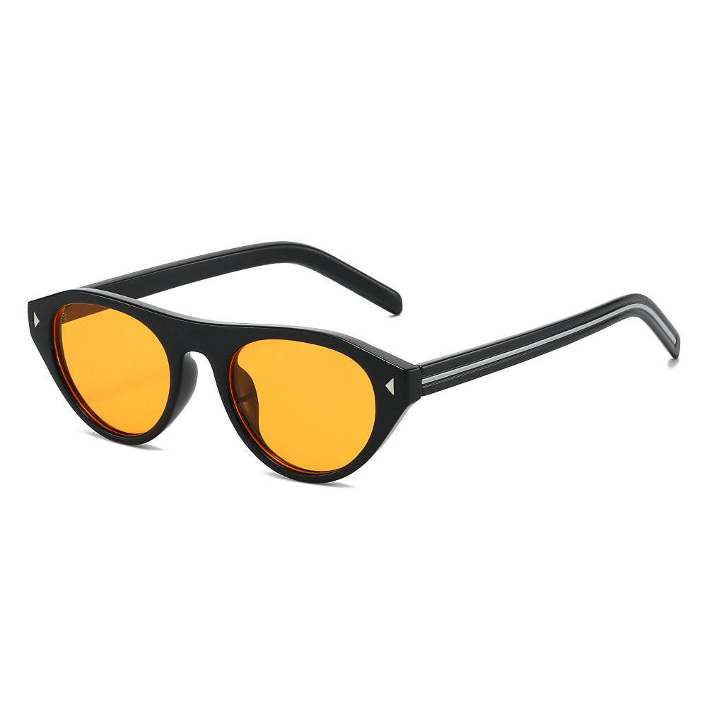 Cat-Eye Studded Sunglasses For Men - Sleek Black Frame With Gray Gradient Lenses_voghion.com