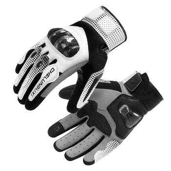 Wheels keeping motorcycle gloves keep warm and cold in winter