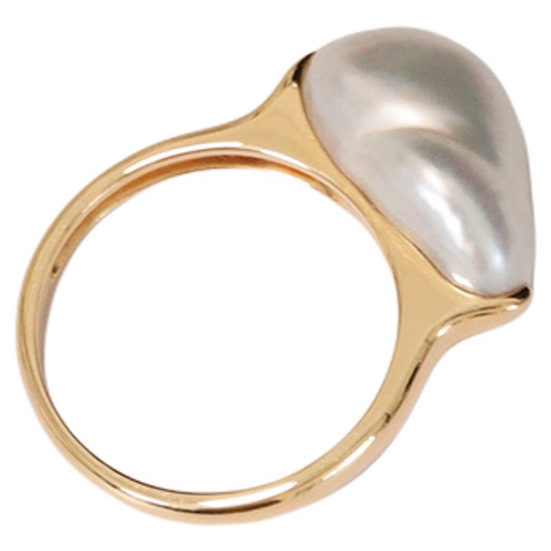 A Yun'ao White Keshi Pearl Ring