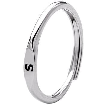 Couple letter rings can be engraved
