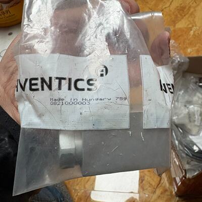 [Переговоры] Пневматический односторонний клапан Avenics 0821000003, новый и неиспользованный, один в наличии