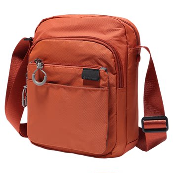 Focus on nylon bags for 18 years, sports crossbody bags for men