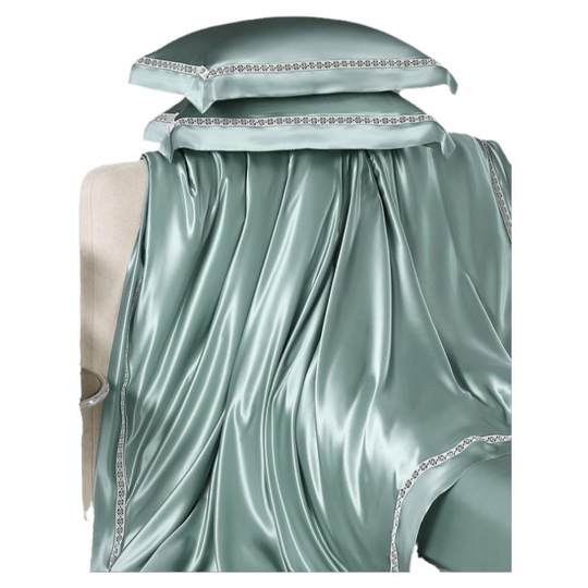 Hochwertiges, vierteiliges Set aus luxuriöser Seide von Mercury Home Textiles