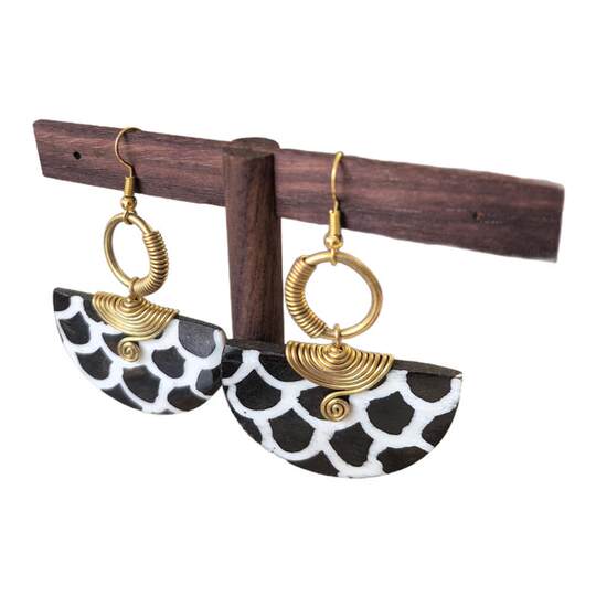 Exotic handmade fashionable natural cow bone earrings for women