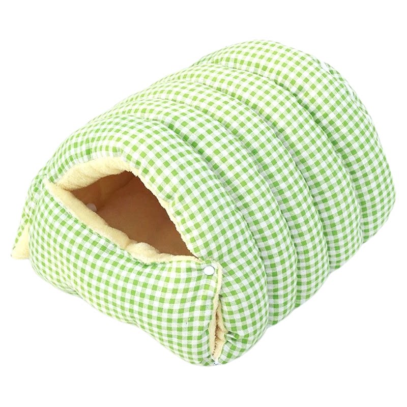 Cat nest thickened and warm in winter