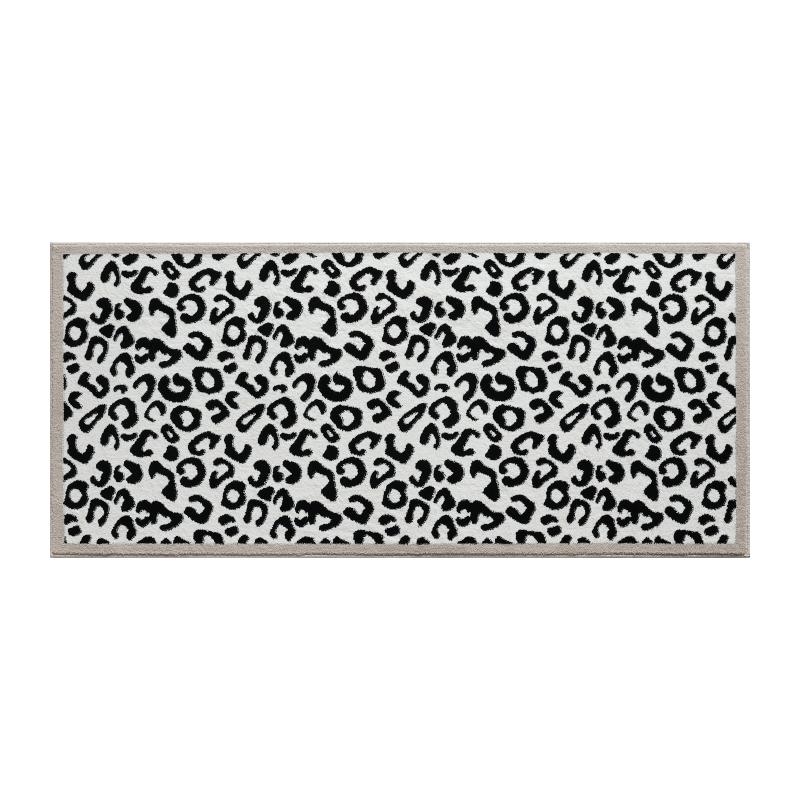Saipos glue-free bedside blanket has a mid-century design