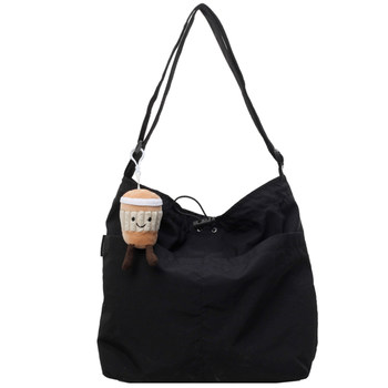 New trendy retro one-shoulder simple casual commuter bag